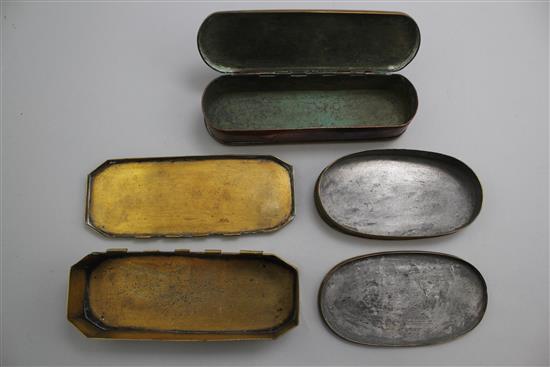 An 18th century Dutch engraved copper and brass tobacco box, largest 6.25in.